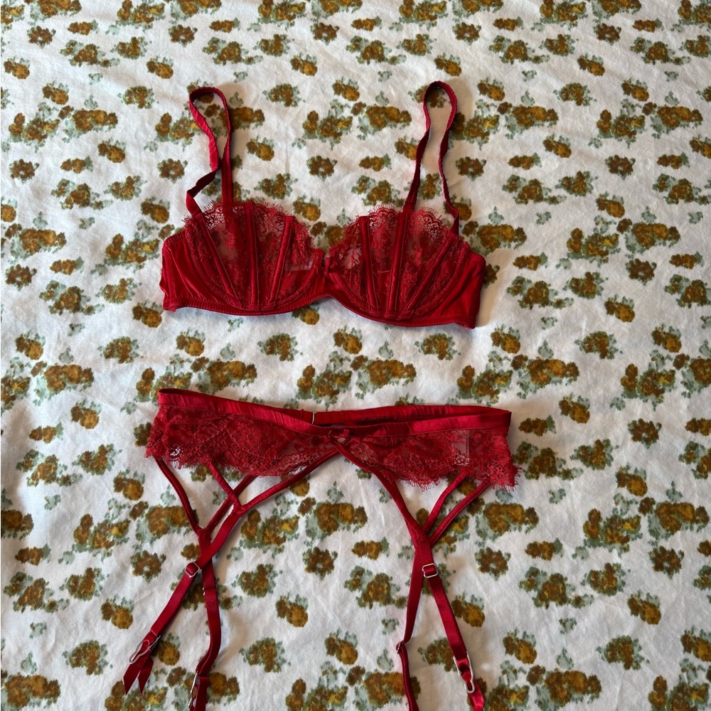 Fleur du Mal Scarlet Lace Bra Set